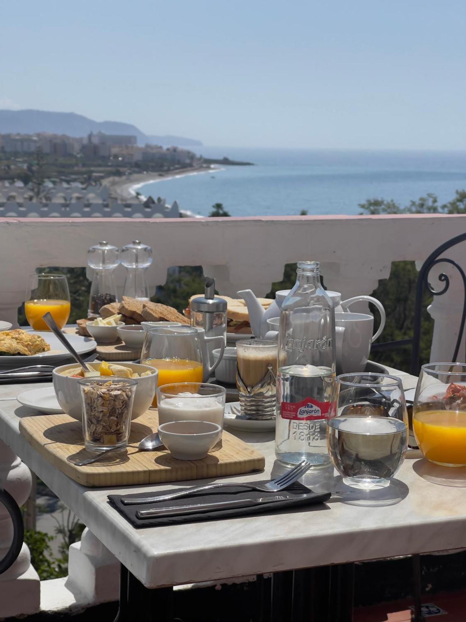 Hostal Avalon Nerja Kültér fotó